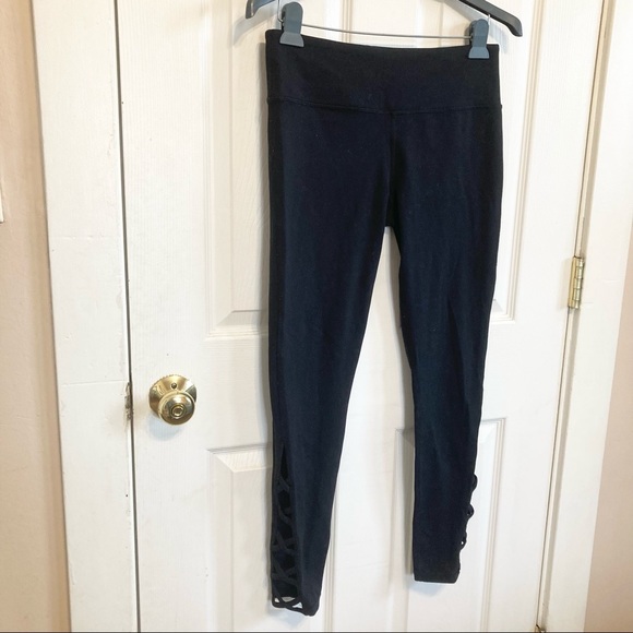 Glyder High Rise Black Criss Cross Lattice Hem Leggings Size Medium - Picture 6 of 9